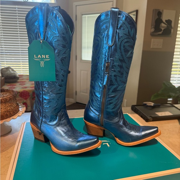 Ladies Cowgirl Boots - Picture 2 of 4